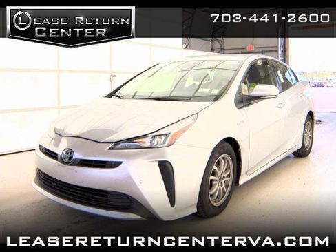 Used 2022 Toyota Prius LE FWD image 1