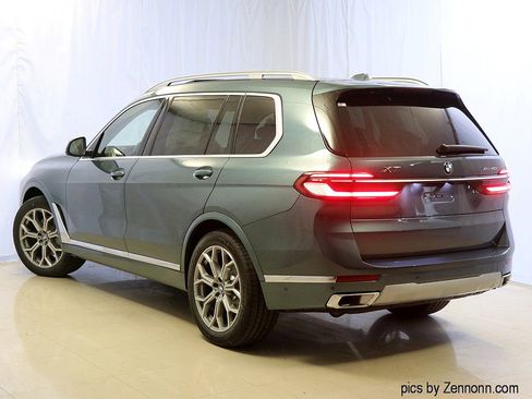 Used 2026 BMW X7 xDrive40i w/ Premium Package image 9