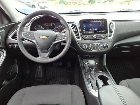 Used 2022 Chevrolet Malibu LT image 17