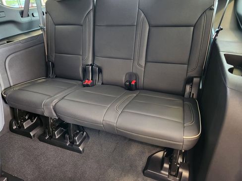 New 2025 Chevrolet Suburban Premier image 22