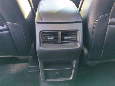 Used 2023 Ford Edge SEL image 17