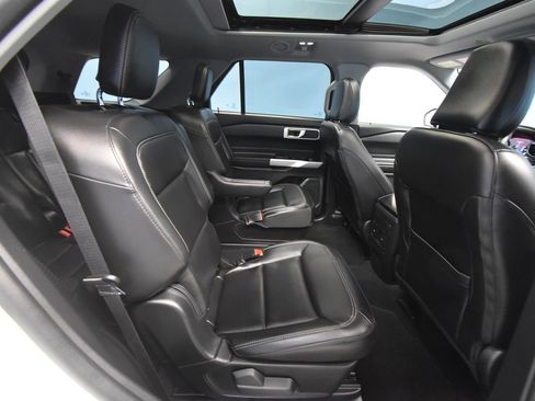 Used 2023 Ford Explorer XLT w/ Equipment Group 202A image 28