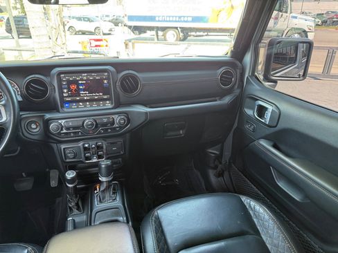 Used 2021 Jeep Gladiator Overland image 21