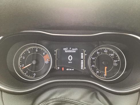 Used 2020 Jeep Cherokee Latitude Plus FWD image 12