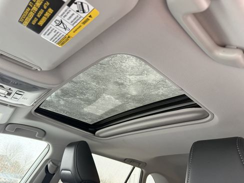 Used 2020 Toyota RAV4 Limited image 3