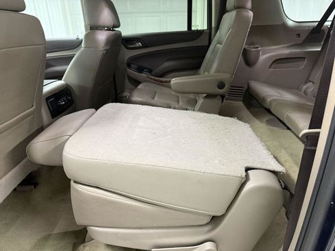 Used 2017 Chevrolet Suburban Premier AWD/4WD image 34