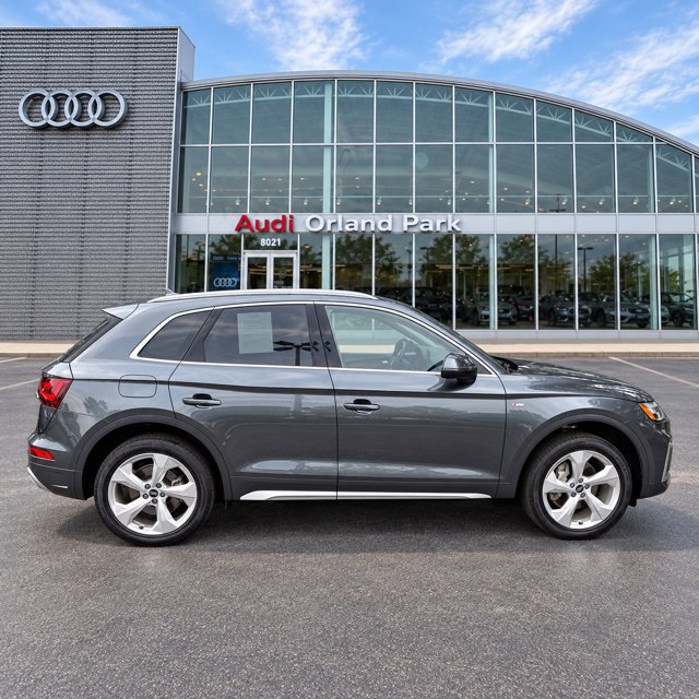 Used 2022 Audi Q5 2.0T Premium Plus w/ Premium Plus Package AWD/4WD image 3