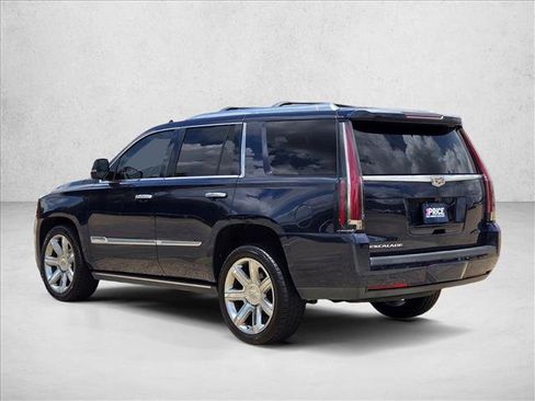 Used 2018 Cadillac Escalade Premium Luxury AWD/4WD image 7