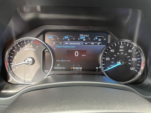 Used 2018 Ford Expedition XLT w/ Equipment Group 202A image 7