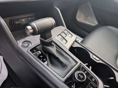 Used 2025 Kia Sportage SX AWD/4WD image 20