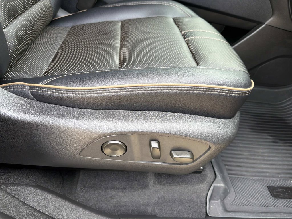 Used 2025 Chevrolet Traverse High Country w/ LPO, Floor Liner Package FWD image 16