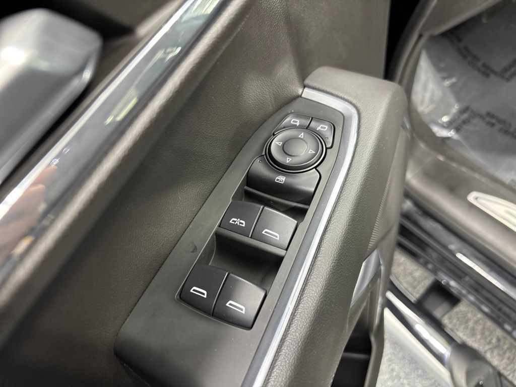 Used 2024 Chevrolet Silverado 1500 LT AWD/4WD image 31