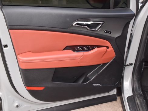 Used 2024 Kia Sportage SX image 35