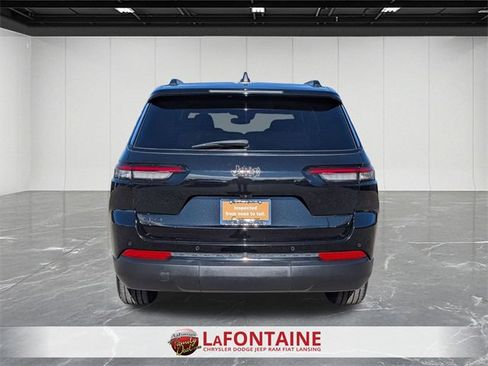 Certified 2024 Jeep Grand Cherokee L Laredo image 4