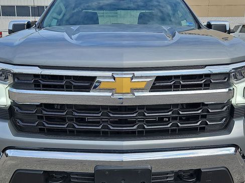 Used 2025 Chevrolet Silverado 1500 LT AWD/4WD image 35