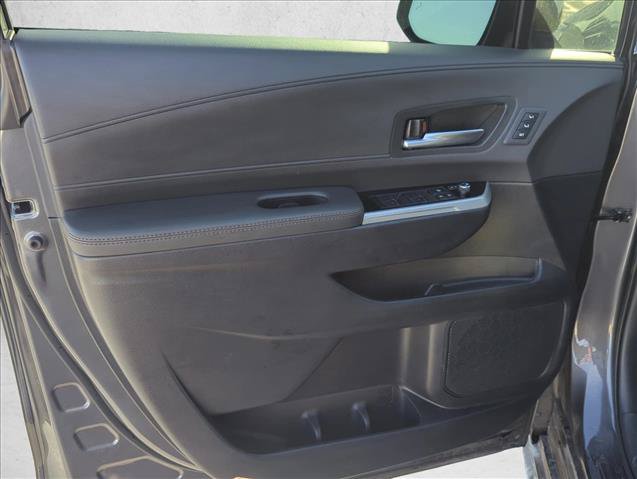 Certified 2025 Toyota Sienna Platinum FWD image 7