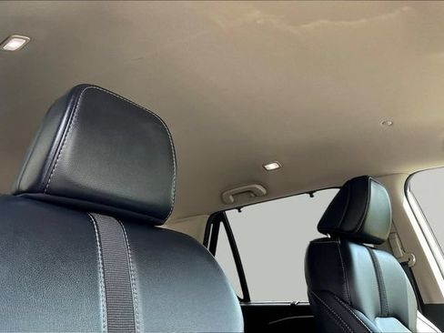Used 2025 Honda Pilot EX-L image 30