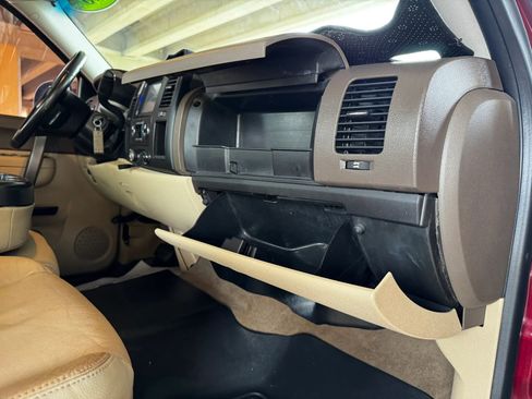 Used 2013 Chevrolet Silverado 1500 LT image 25