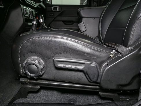 Used 2022 Jeep Wrangler Unlimited Sahara w/ Cold Weather Group image 37