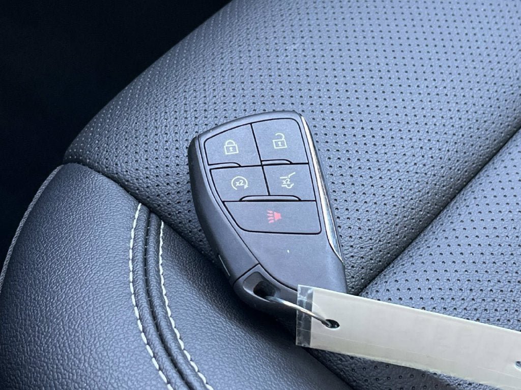 Used 2026 Chevrolet Traverse LT FWD image 35