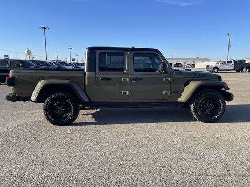 Used 2025 Jeep Gladiator Willys image 3