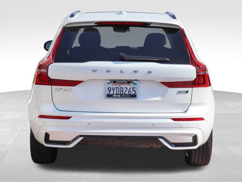 Used 2026 Volvo XC60 B5 Core AWD/4WD image 6