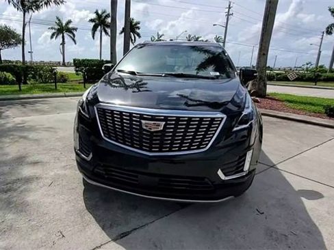 Used 2022 Cadillac XT5 Premium Luxury w/ Technology Package image 11