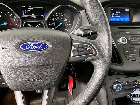 Used 2016 Ford Focus SE w/ SE Power Seat Package image 12