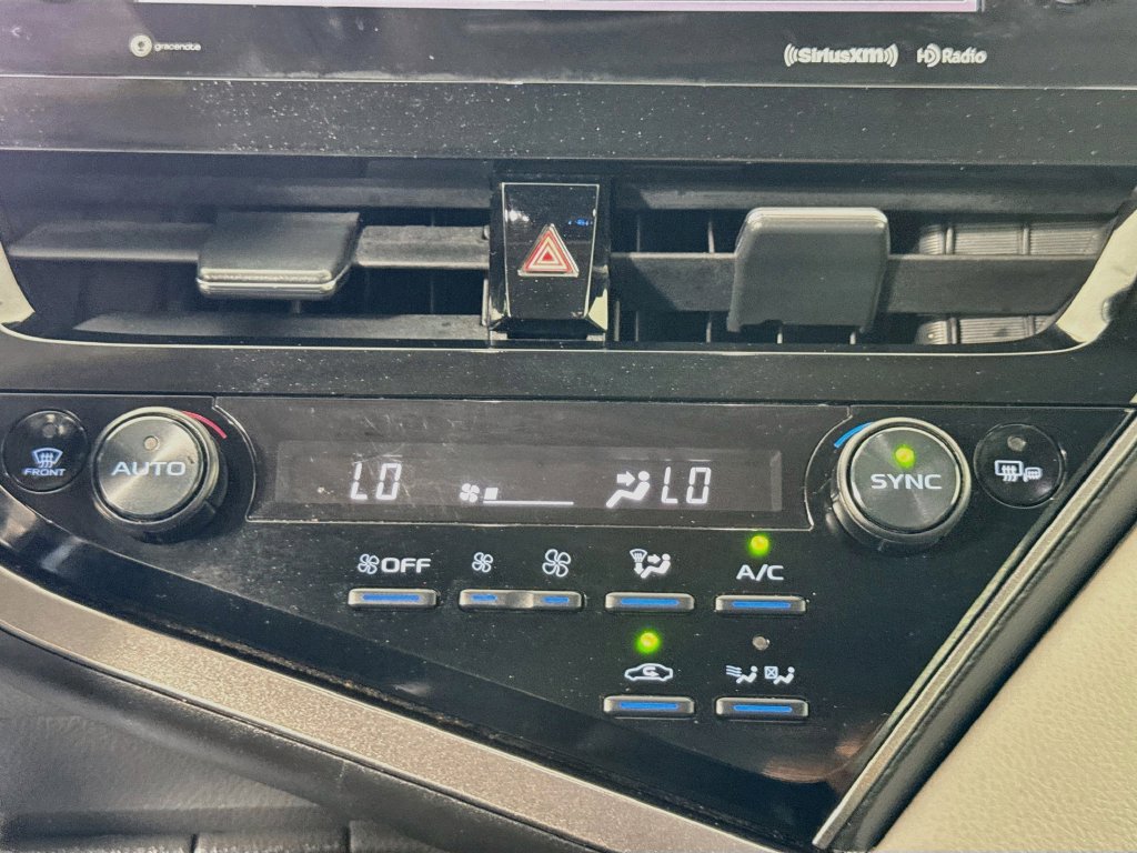 Used 2022 Toyota Camry SE w/ Audio Upgrade Package FWD image 19