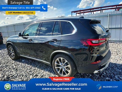 Used 2023 BMW X5 xDrive40i w/ Premium Package AWD/4WD image 3