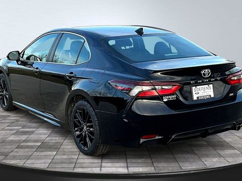 Used 2024 Toyota Camry SE image 4