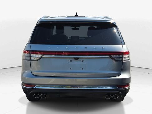 Used 2023 Lincoln Aviator AWD w/ Premium Package image 5