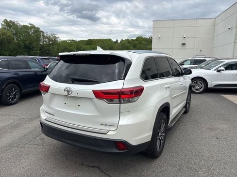 Used 2017 Toyota Highlander XLE w/ Protection Package #3 AWD/4WD image 2