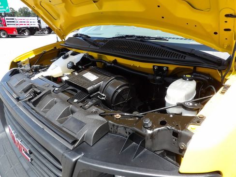 Used 2017 GMC Savana 3500 Extended RWD image 30