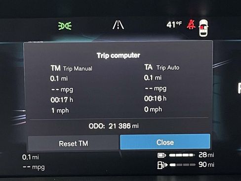 Used 2024 Volvo XC60 T8 Ultimate w/ Climate Package image 15