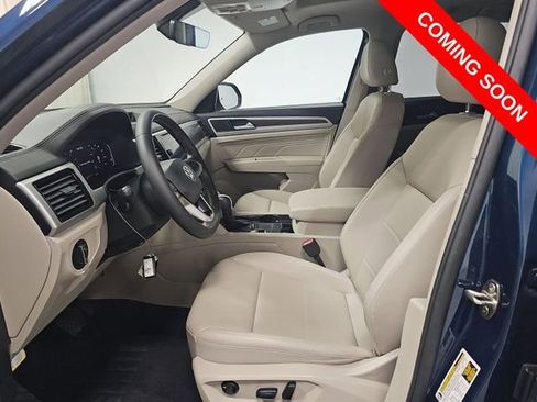 Used 2023 Volkswagen Atlas SE w/ Panoramic Sunroof Package FWD image 7