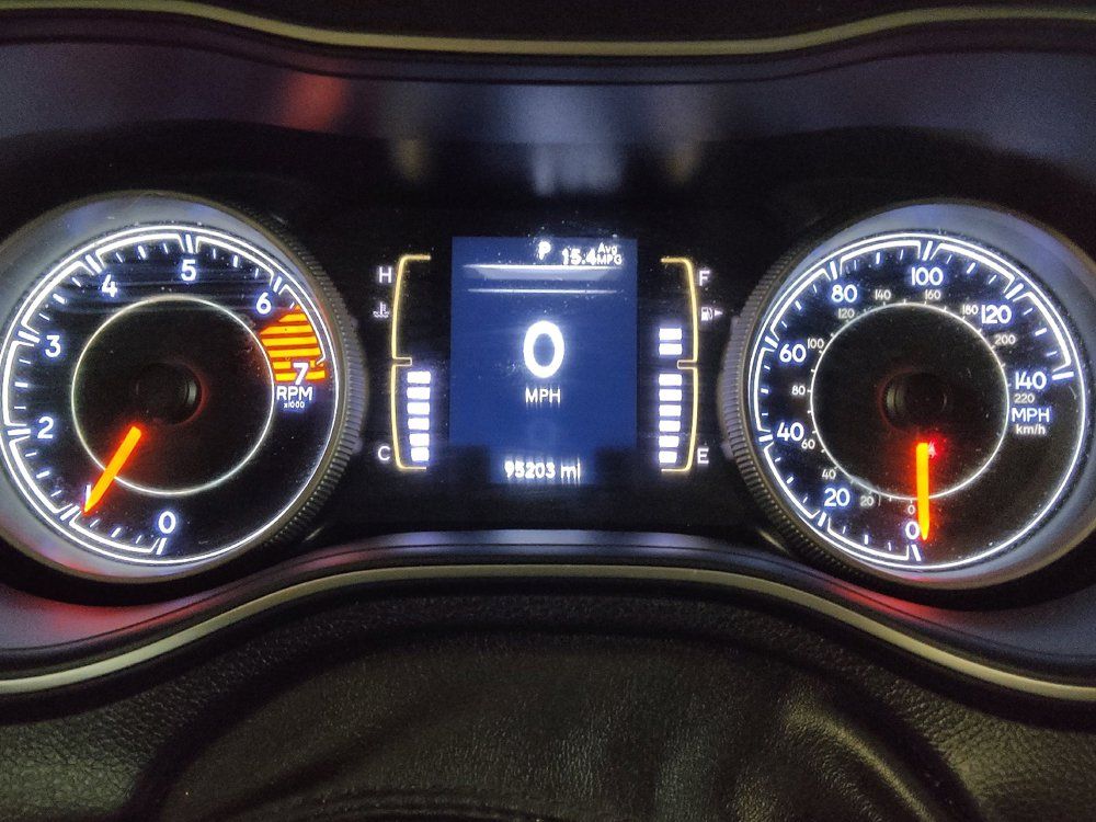Used 2019 Jeep Cherokee Latitude w/ Popular Appearance Group FWD image 23