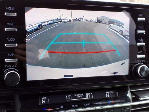 Certified 2022 Toyota Sienna XLE image 18