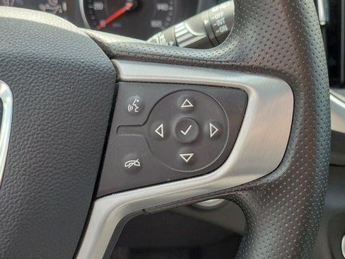 Used 2024 GMC Terrain SLE w/ Driver Convenience Package FWD image 18