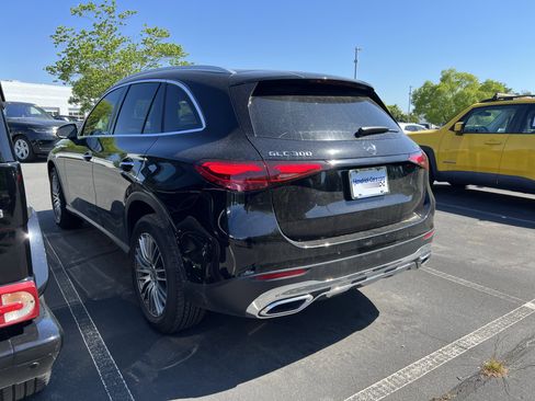 Used 2024 Mercedes-Benz GLC 300 4MATIC image 8