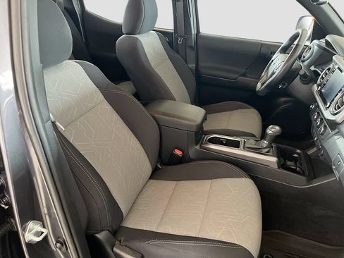 Used 2021 Toyota Tacoma TRD Sport RWD image 27