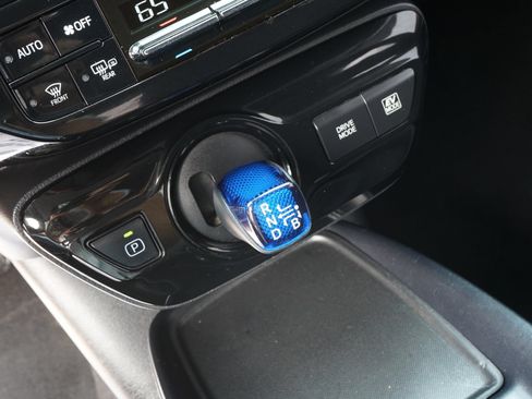 Used 2021 Toyota Prius LE FWD image 13