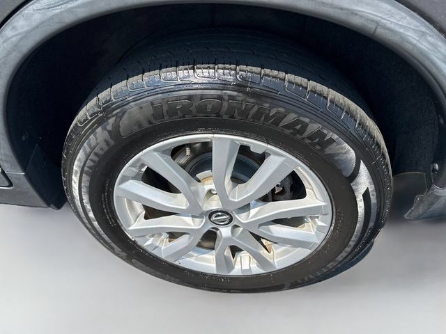 Used 2019 Nissan Rogue SV AWD/4WD image 9
