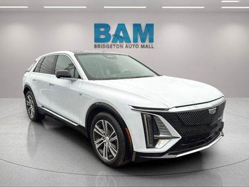 New 2026 Cadillac Lyriq Luxury image 1