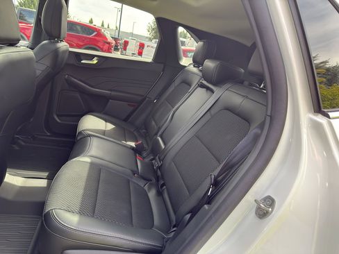 New 2025 Ford Escape SE image 31