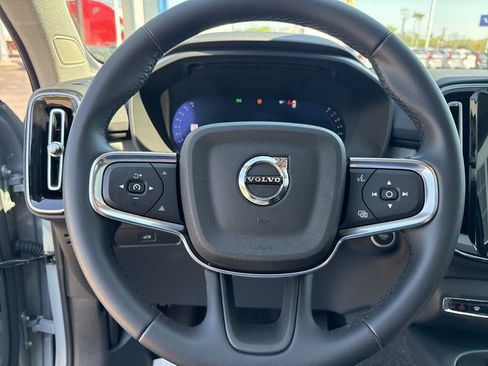 Certified 2026 Volvo XC40 B5 Plus AWD/4WD image 18