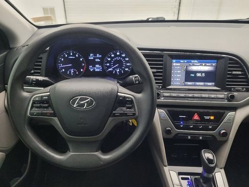 Used 2017 Hyundai Elantra SE FWD image 22