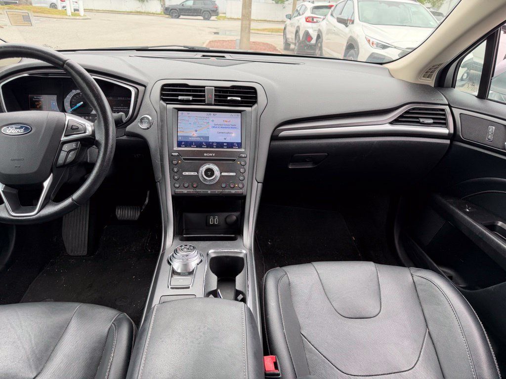 Used 2020 Ford Fusion Titanium AWD/4WD image 21