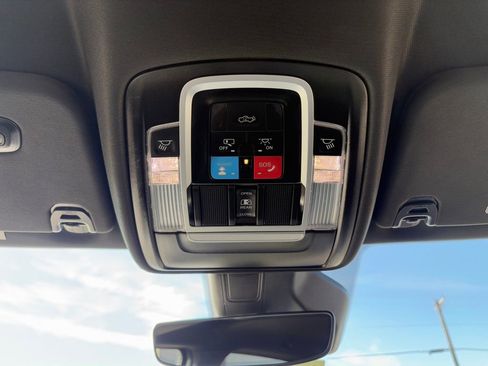Used 2025 RAM 1500 Big Horn AWD/4WD image 17
