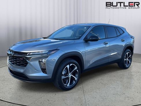 New 2026 Chevrolet Trax RS w/ Sunroof Package image 2